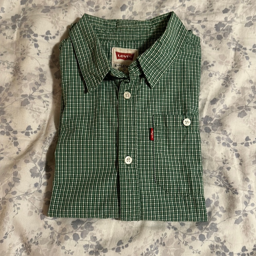 Long sleeve Levi’s button-up dress shirt green plaid